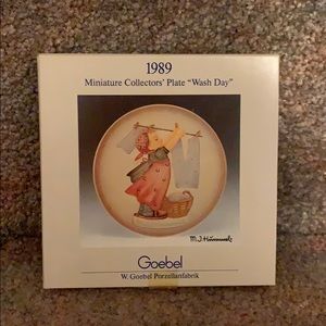 Goebel Miniature Collectors Plate “Wash Day”